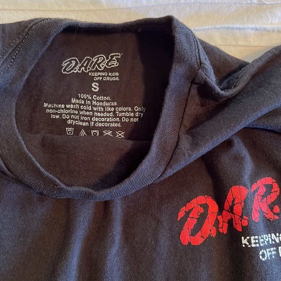 Black D.A.R.E. Tee shirt - Picture 3 of 3